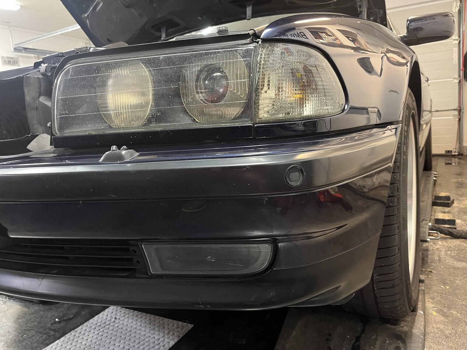 Exterior image of 1996 BMW 750IA