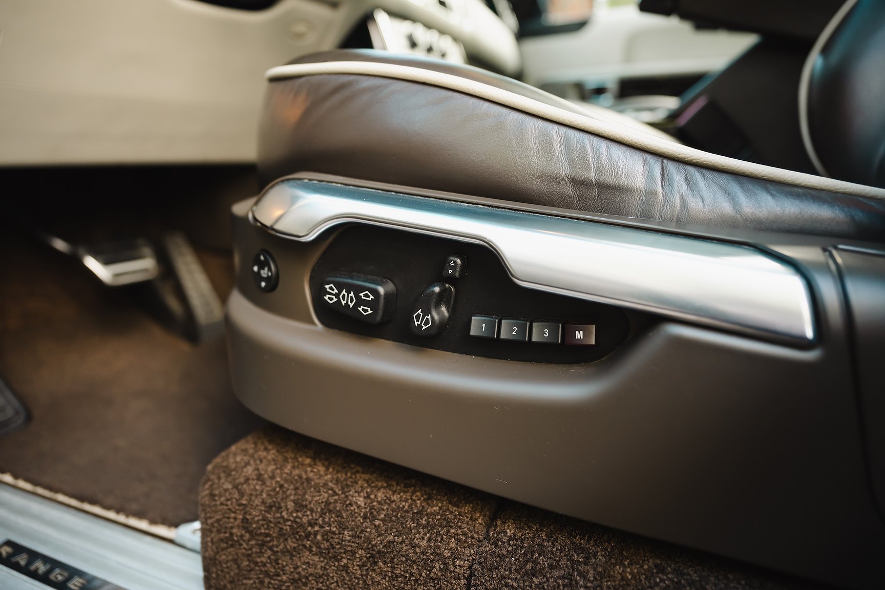 Interior image of 2012 Range Rover 4.4 TDV8 Westminster 