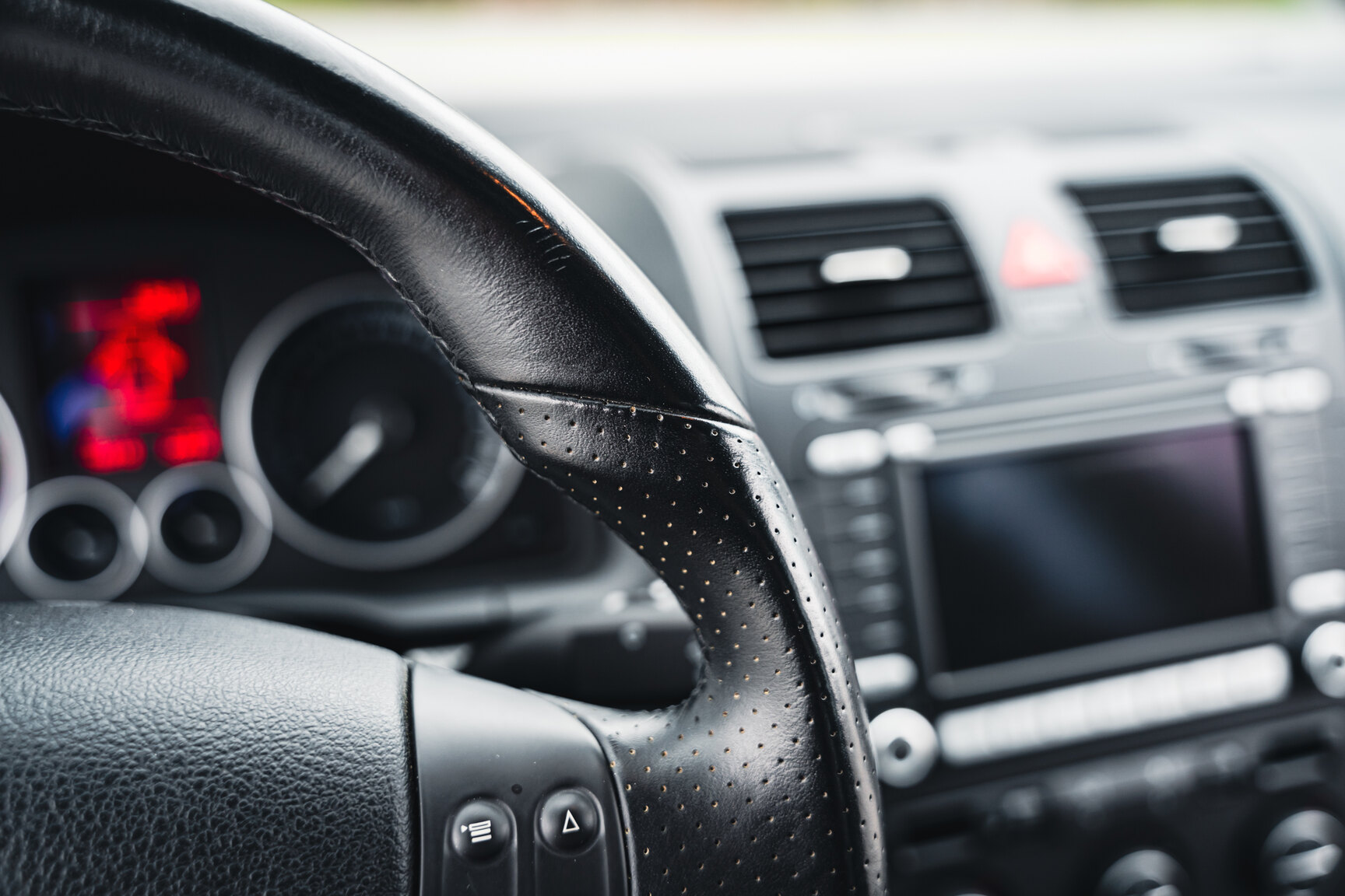 Innenraumfoto von 2007 Volkswagen Golf R32 (17)