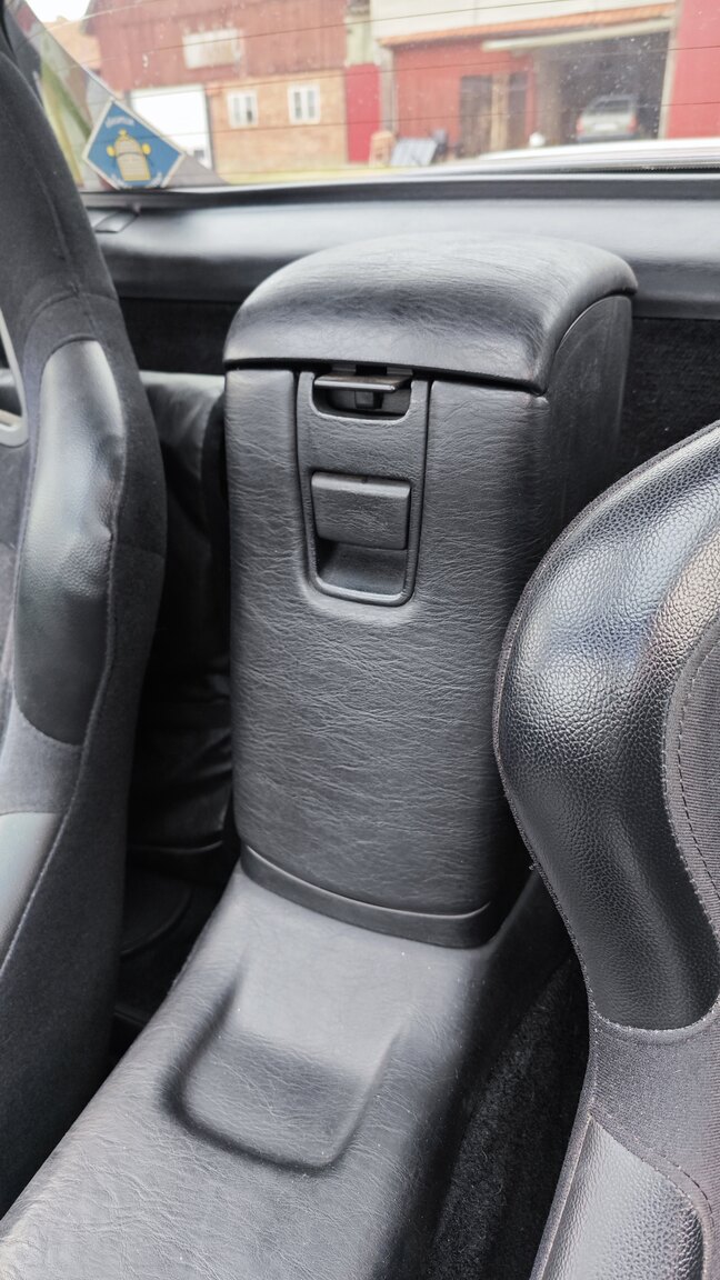 Interior image of 1991 Toyota MR2 Turbo GT-S