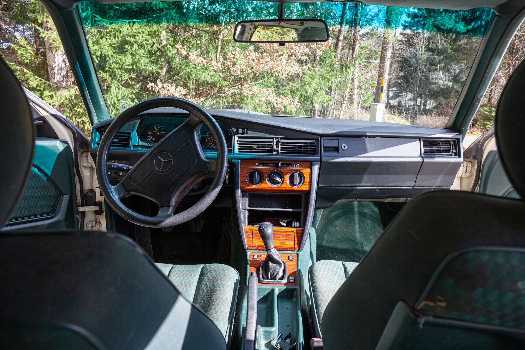 Interiörbild 1993 Mercedes-Benz 190 E 2.0