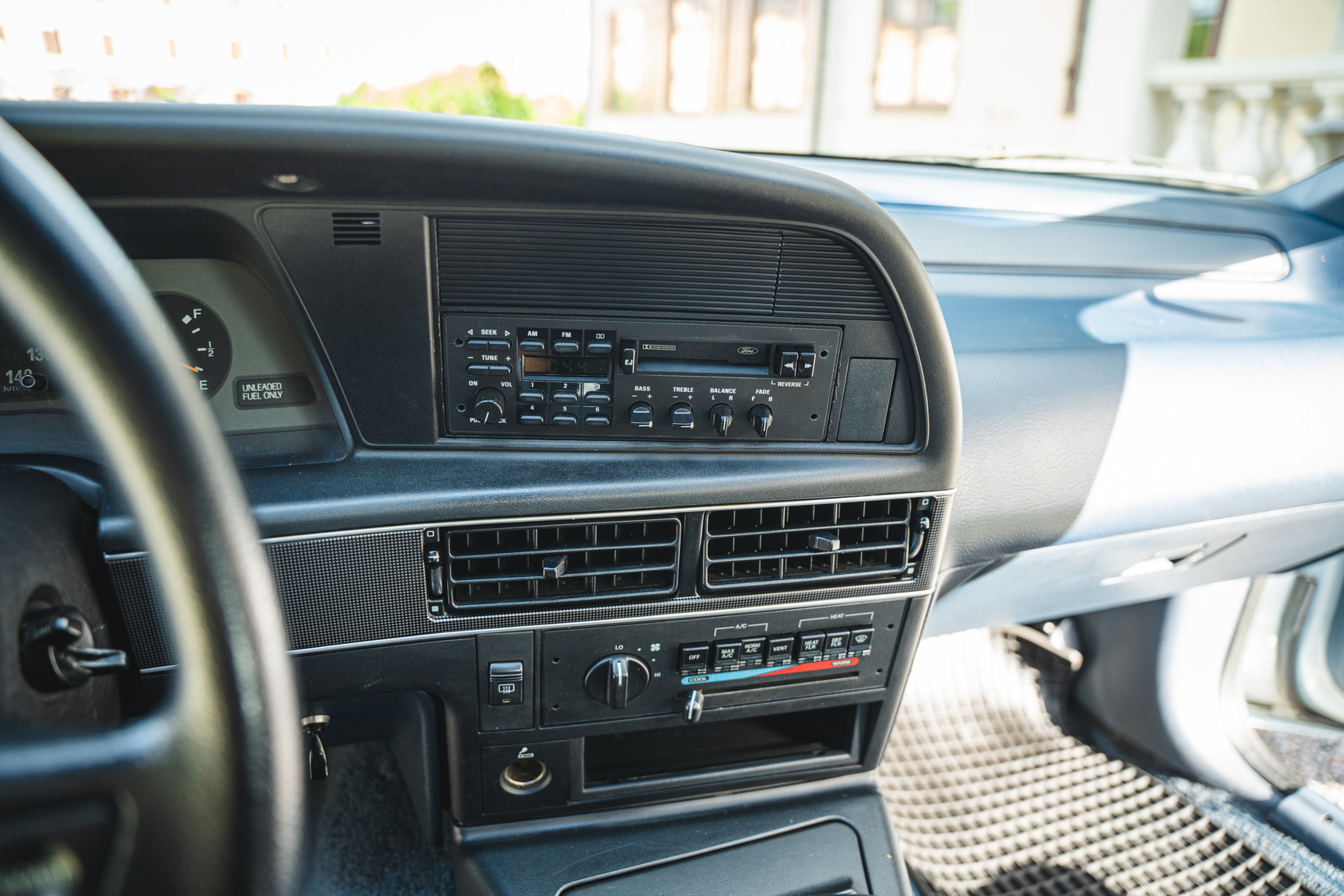 Interiörbild 1991 Ford Thunderbird (17)