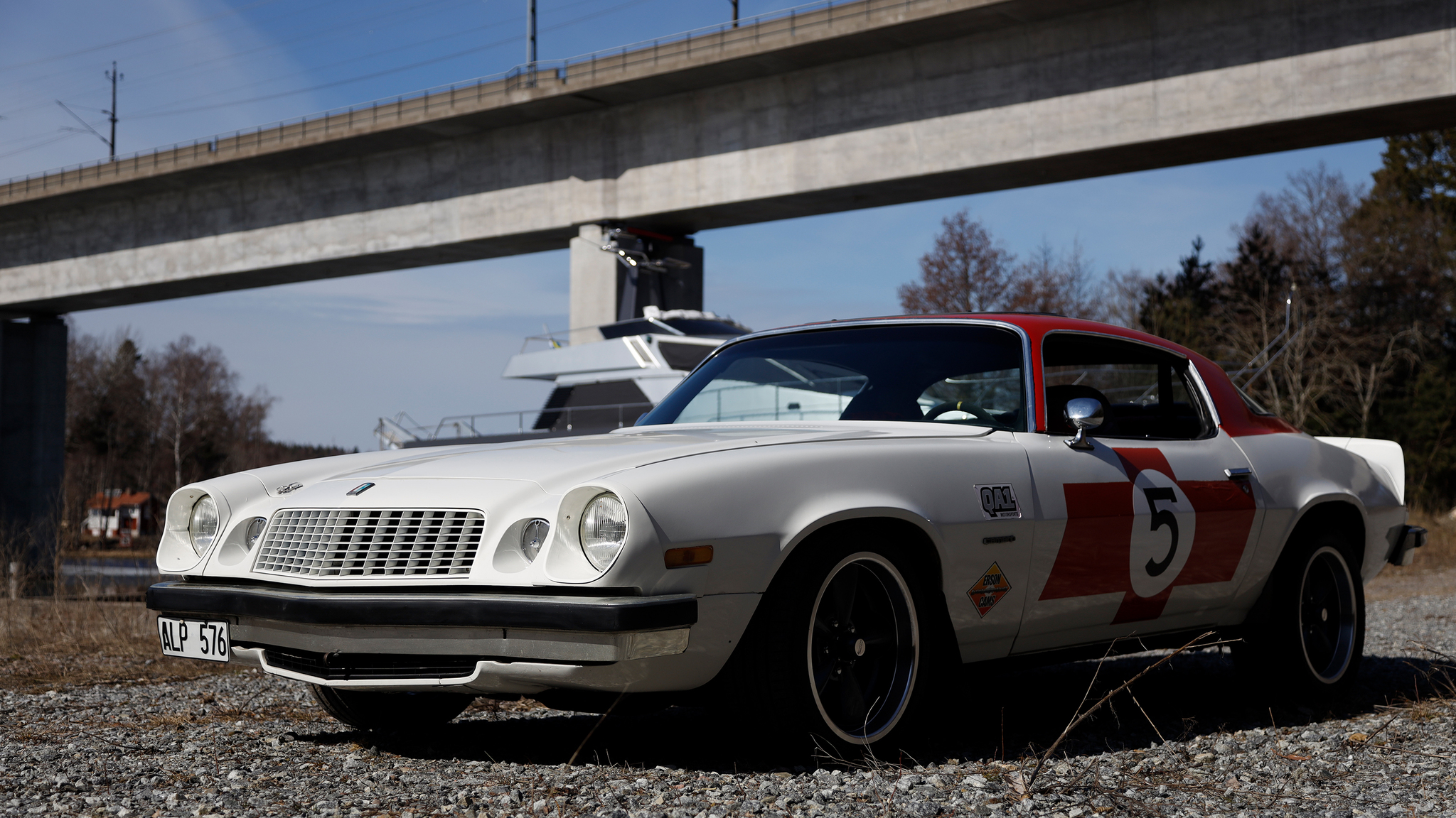 Exteriörbild på 1975 Chevrolet Camaro 307 (10)