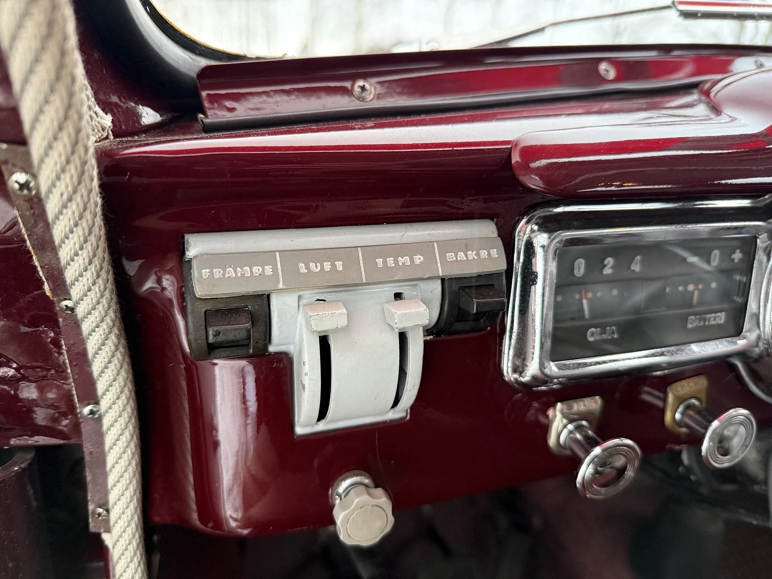 Innenraumfoto von 1953 Volvo PV444ES (16)