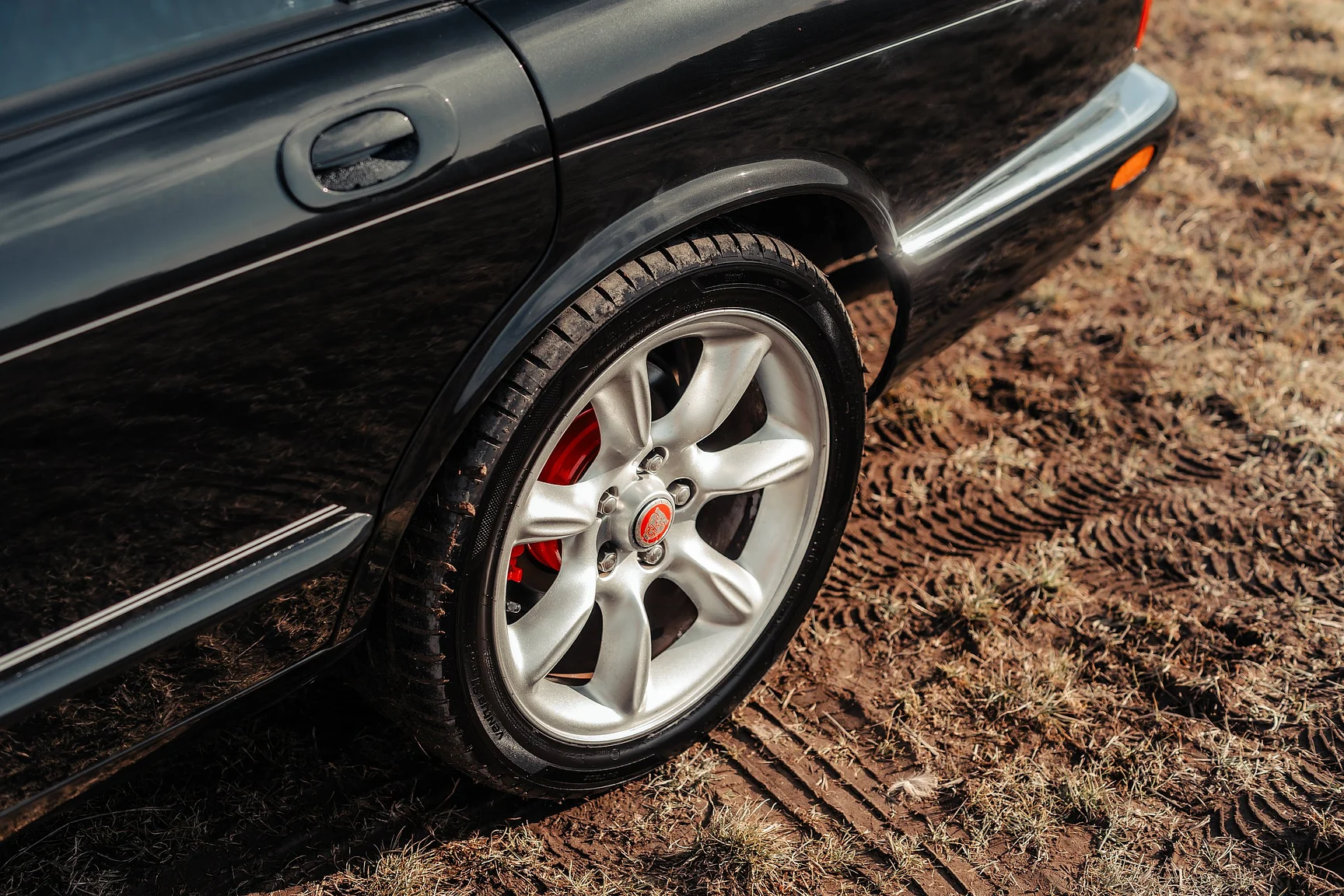 Exterior image of 1997 Jaguar XJR 4.0 Kompressor NO RESERVE (42)