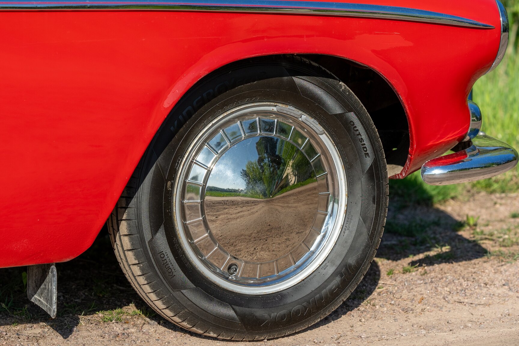 Exterior image of 1961 Volvo P1800