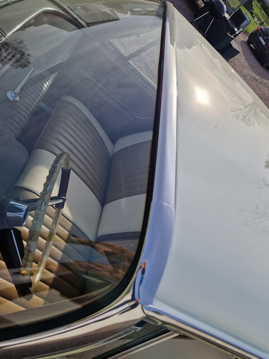 Exteriörbild på 1961 Chrysler Windsor Coupé