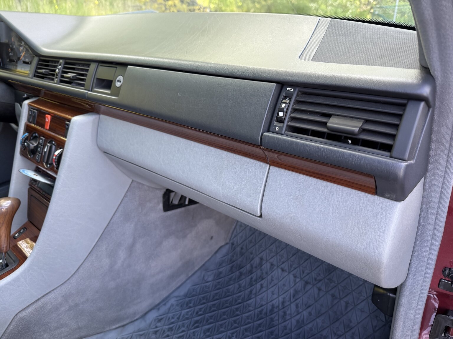 Interior image of 1991 Mercedes-Benz 300 E-24