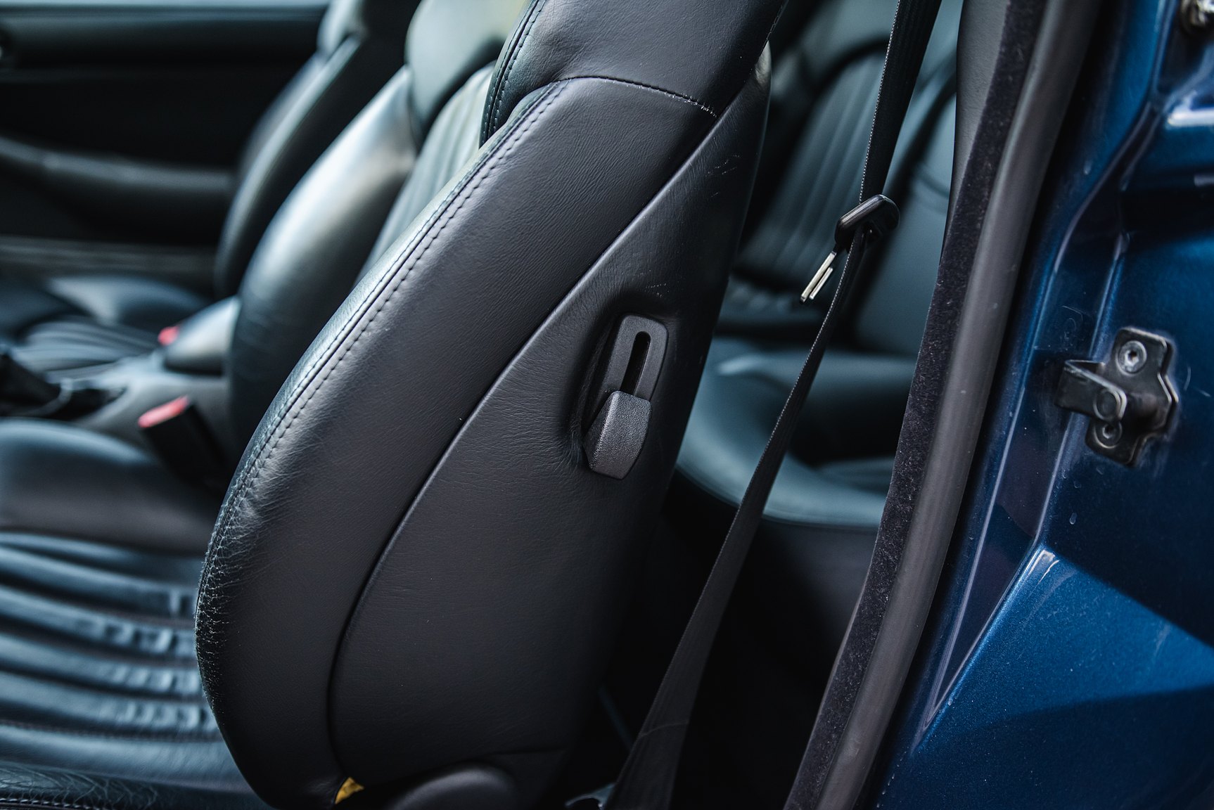 Interior image of 2000 Maserati 3200 GT