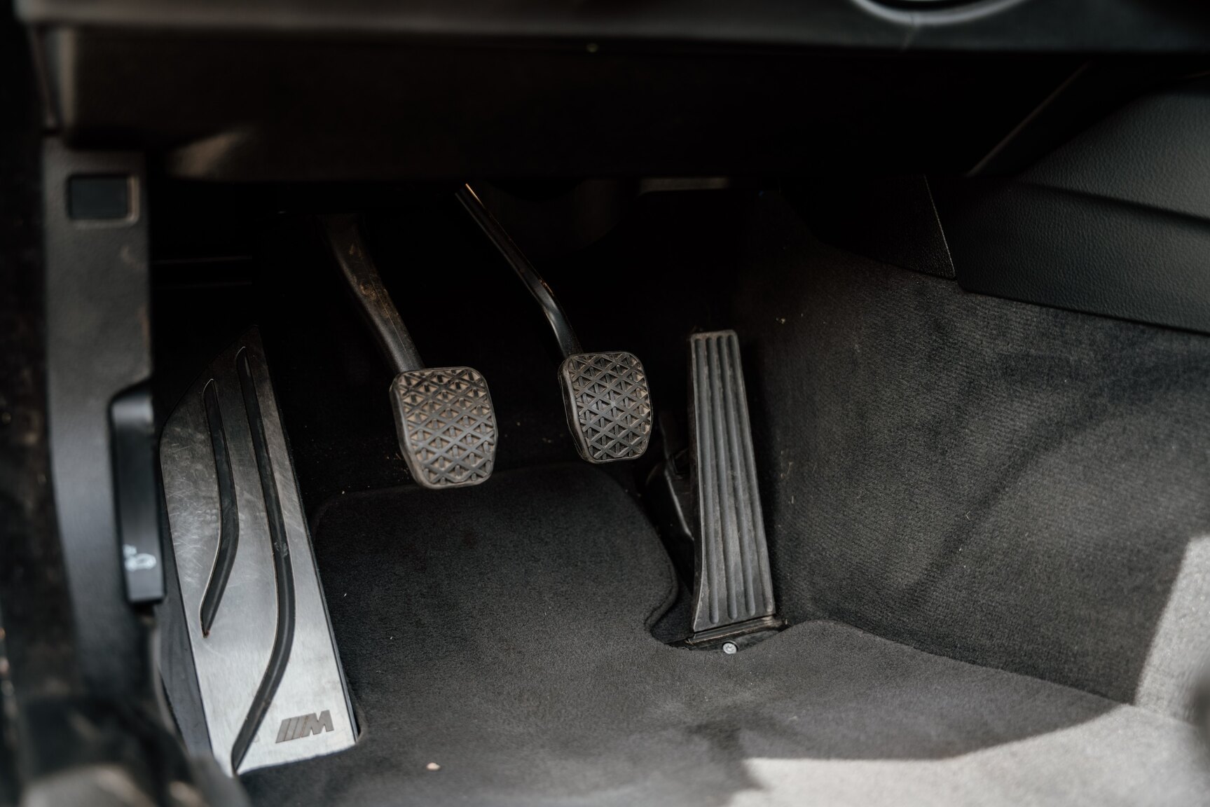 Interior image of 2015 BMW M4 Cabriolet