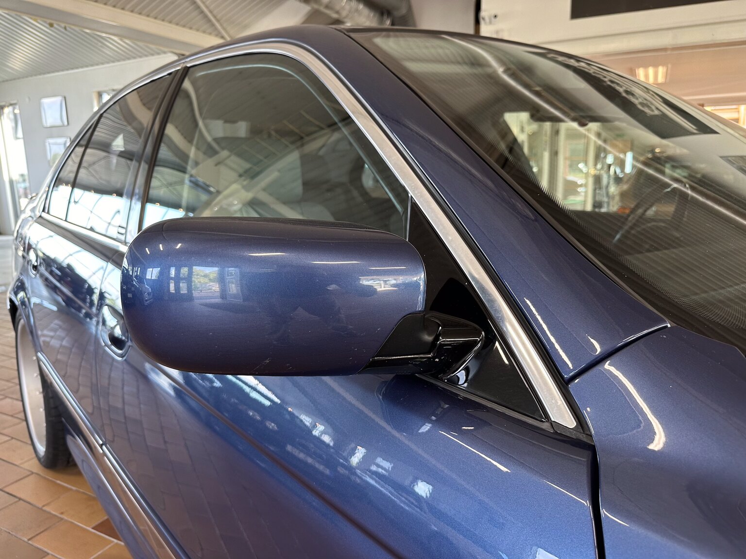 Exteriörbild på 2002 ALPINA B10 V8S