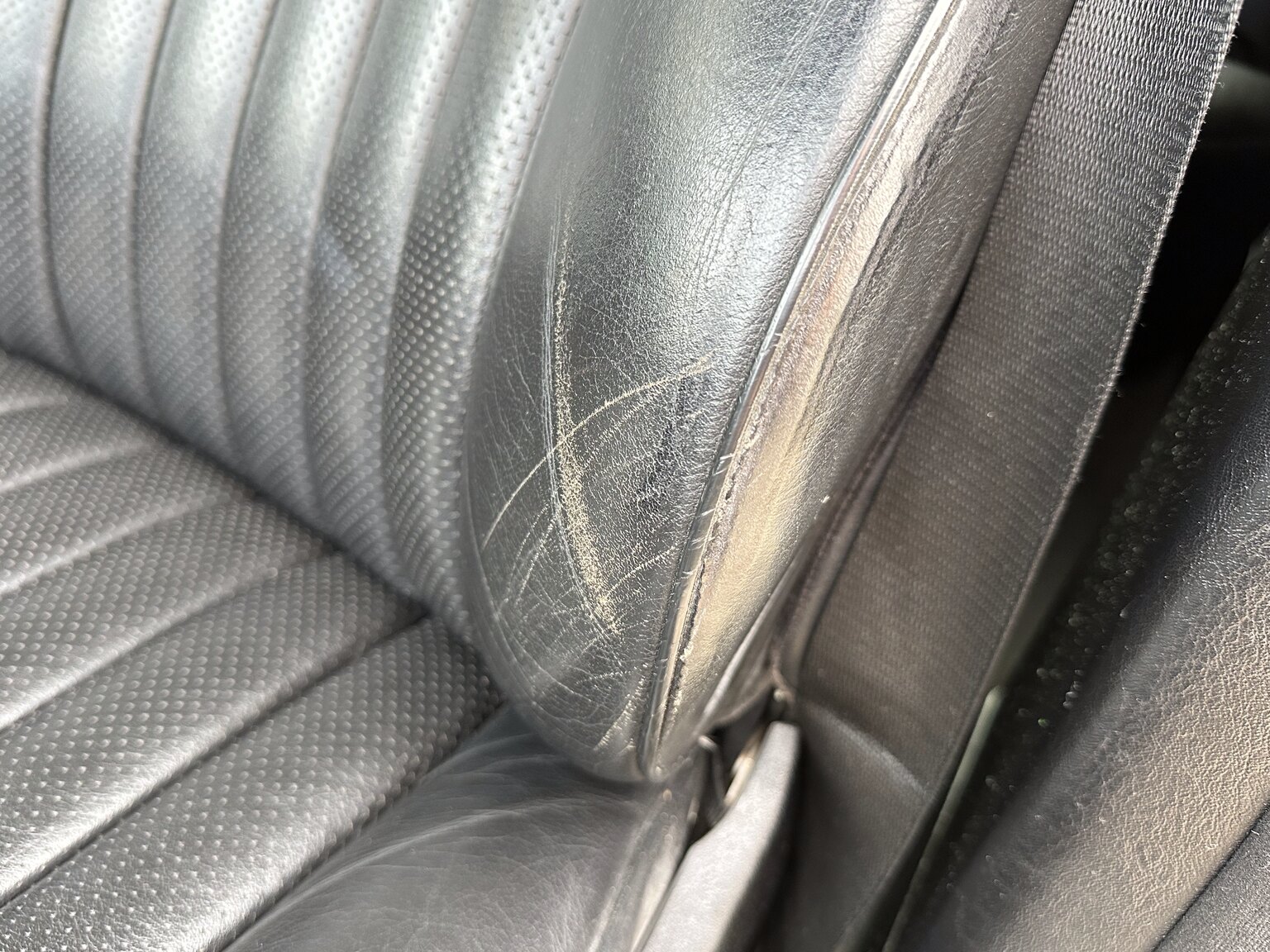 Interior image of 1987 Mercedes 300 SE