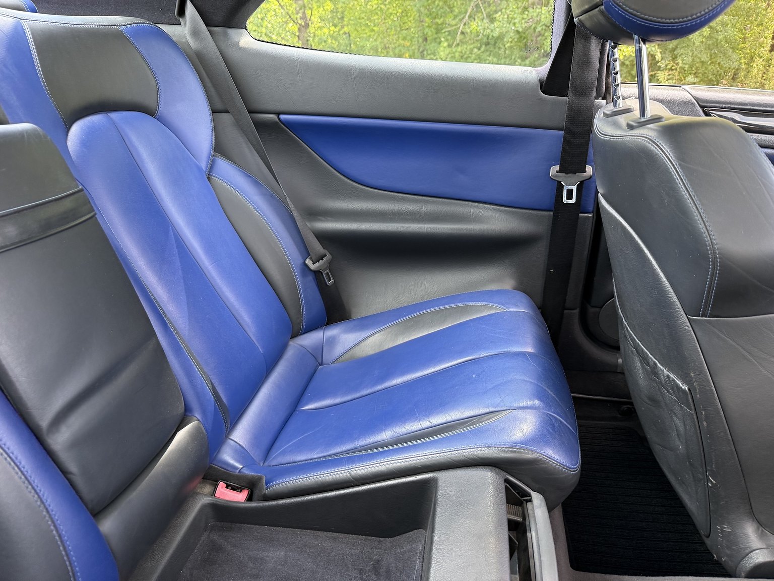 Interior image of 2000 Mercedes-Benz CLK 55 AMG Coupé