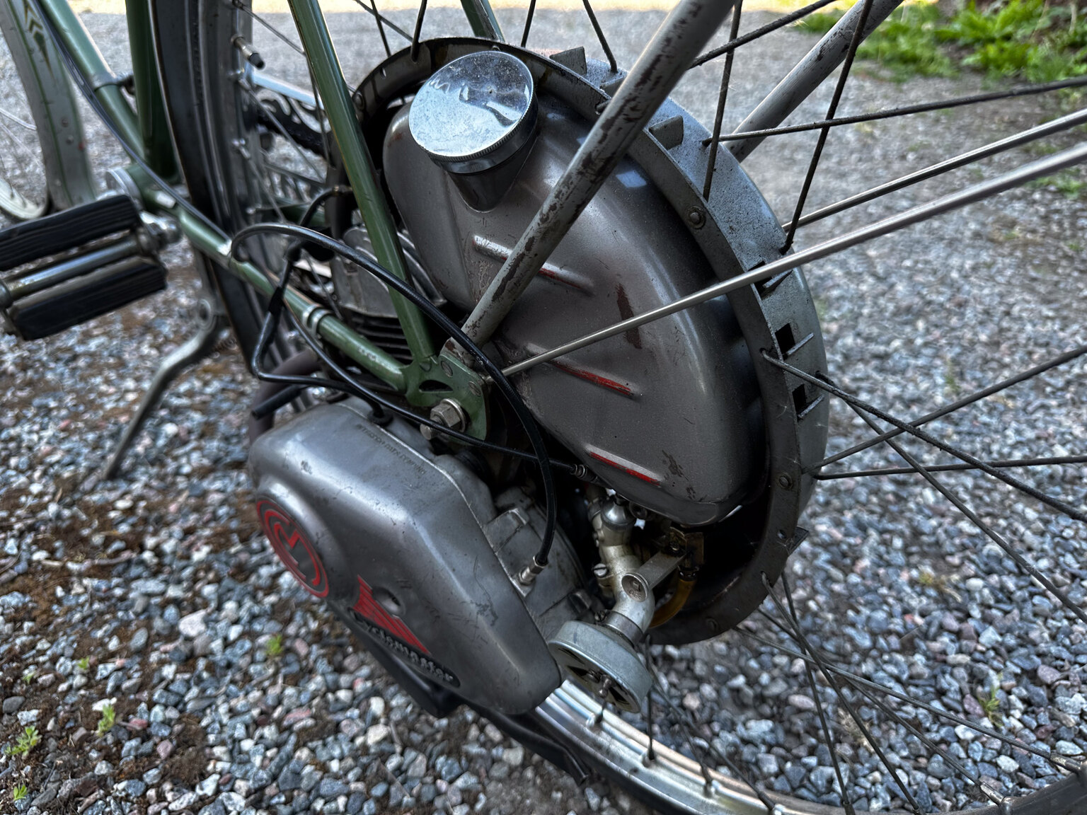 1951 Fux med påhängsmotor, Mekanik