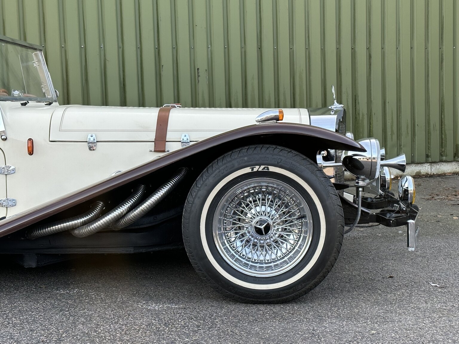 Exteriörbild på 1971 MB Gazelle