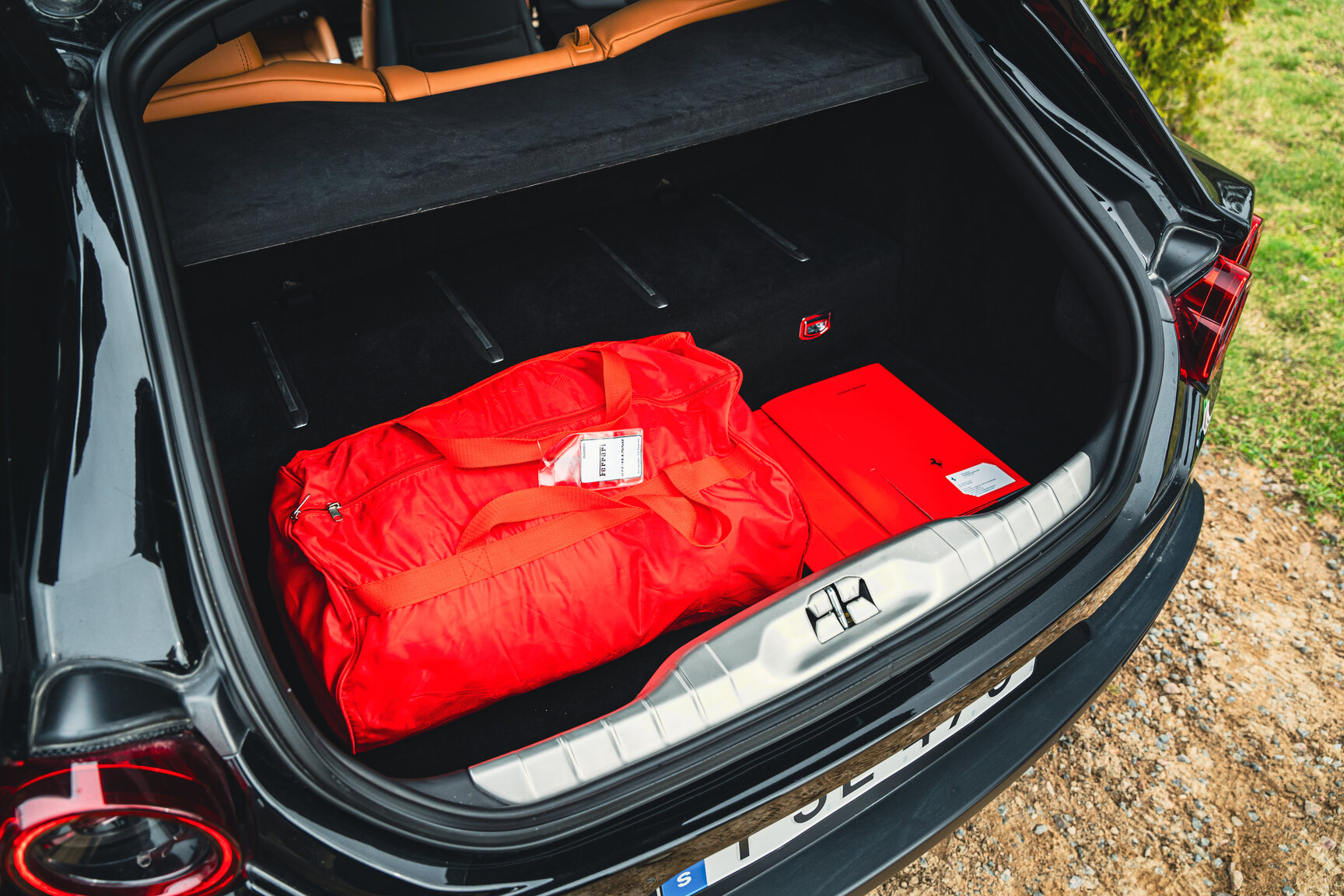 Interior image of 2018 Ferrari GTC4 Lusso T (16)