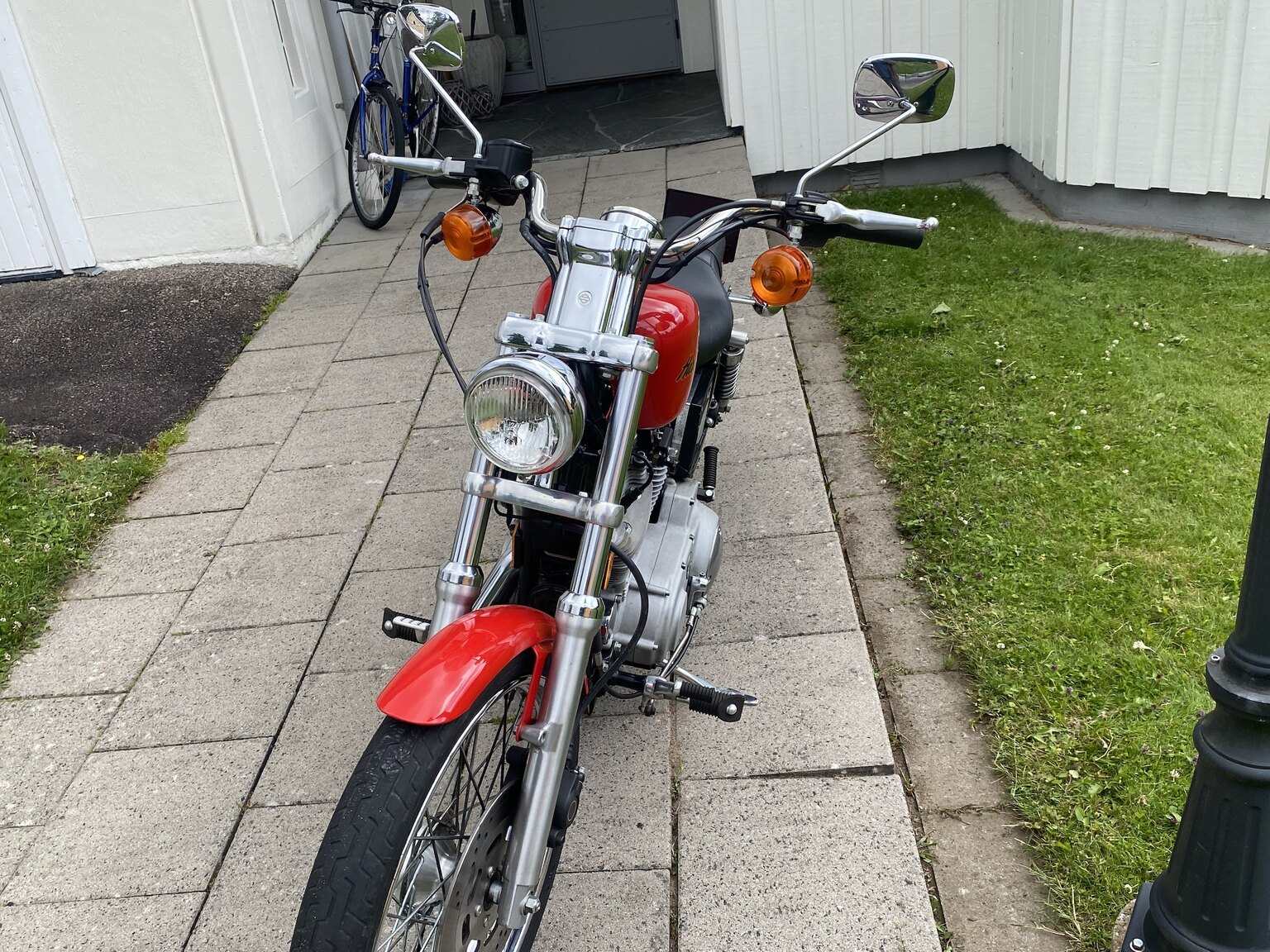 Exterior image of 1998 Harley-Davidson XL883