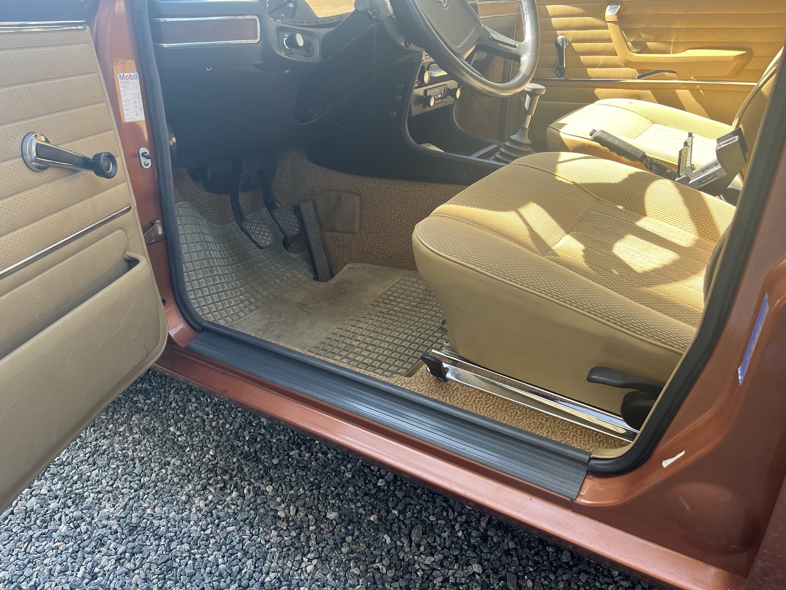 Innenraumfoto von 1977 BMW 518