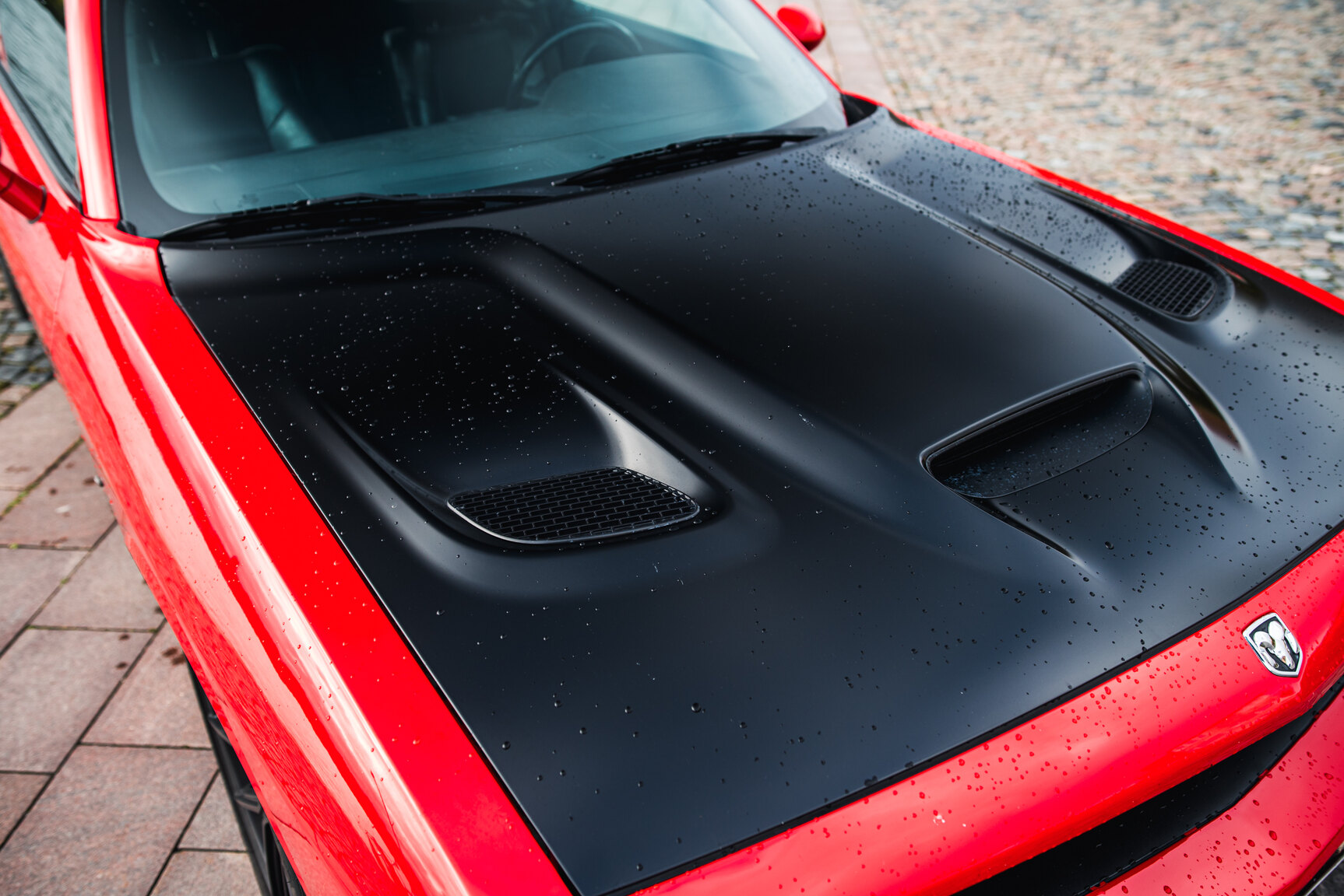 Exterior image of 2010 Dodge Challenger 5.7 V8 HEMI Manuell
