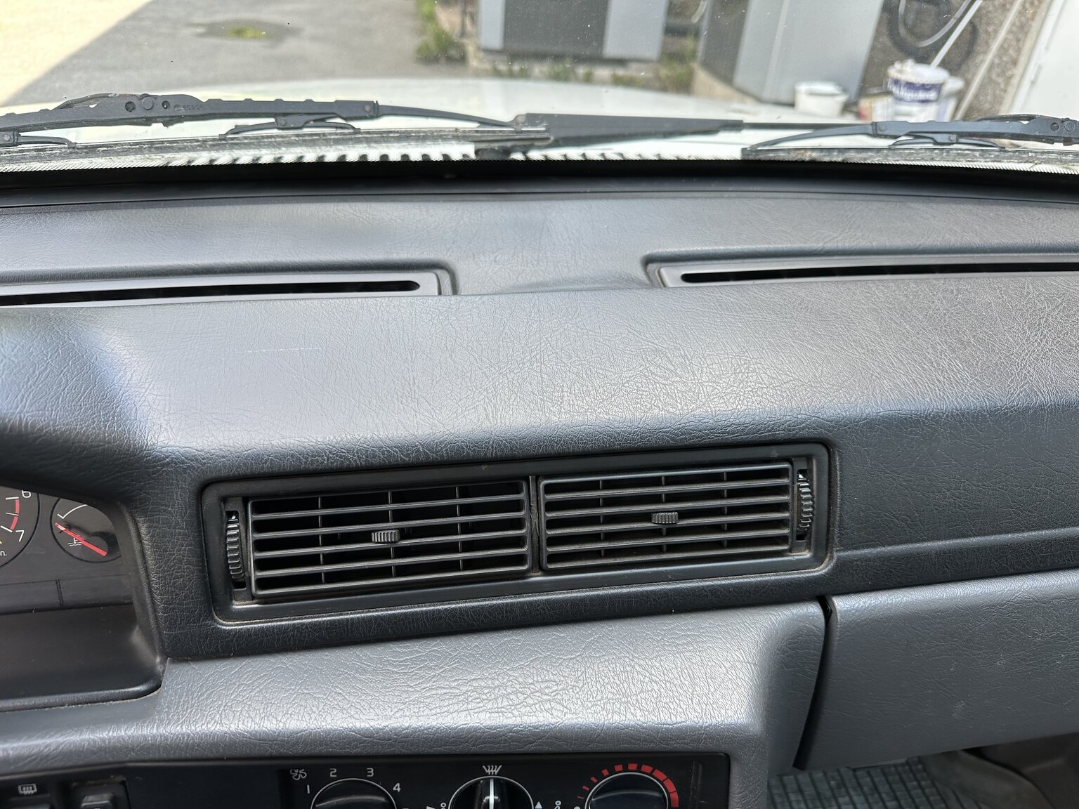 Innenraumfoto von 1998 Volvo 945