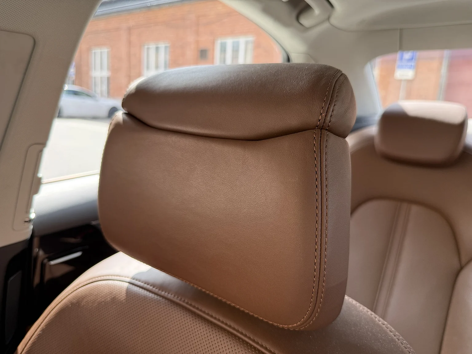 Interior image of 2014 Audi A8 4.0 TFSI (80)