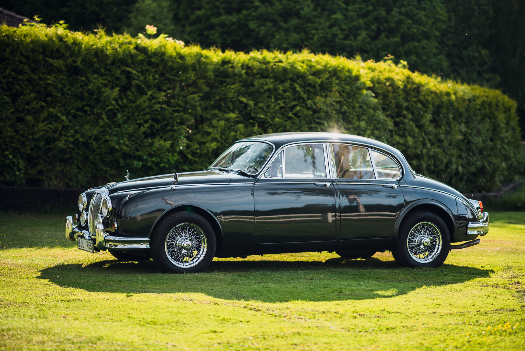 Exterior image of 1965 Daimler 250 V8