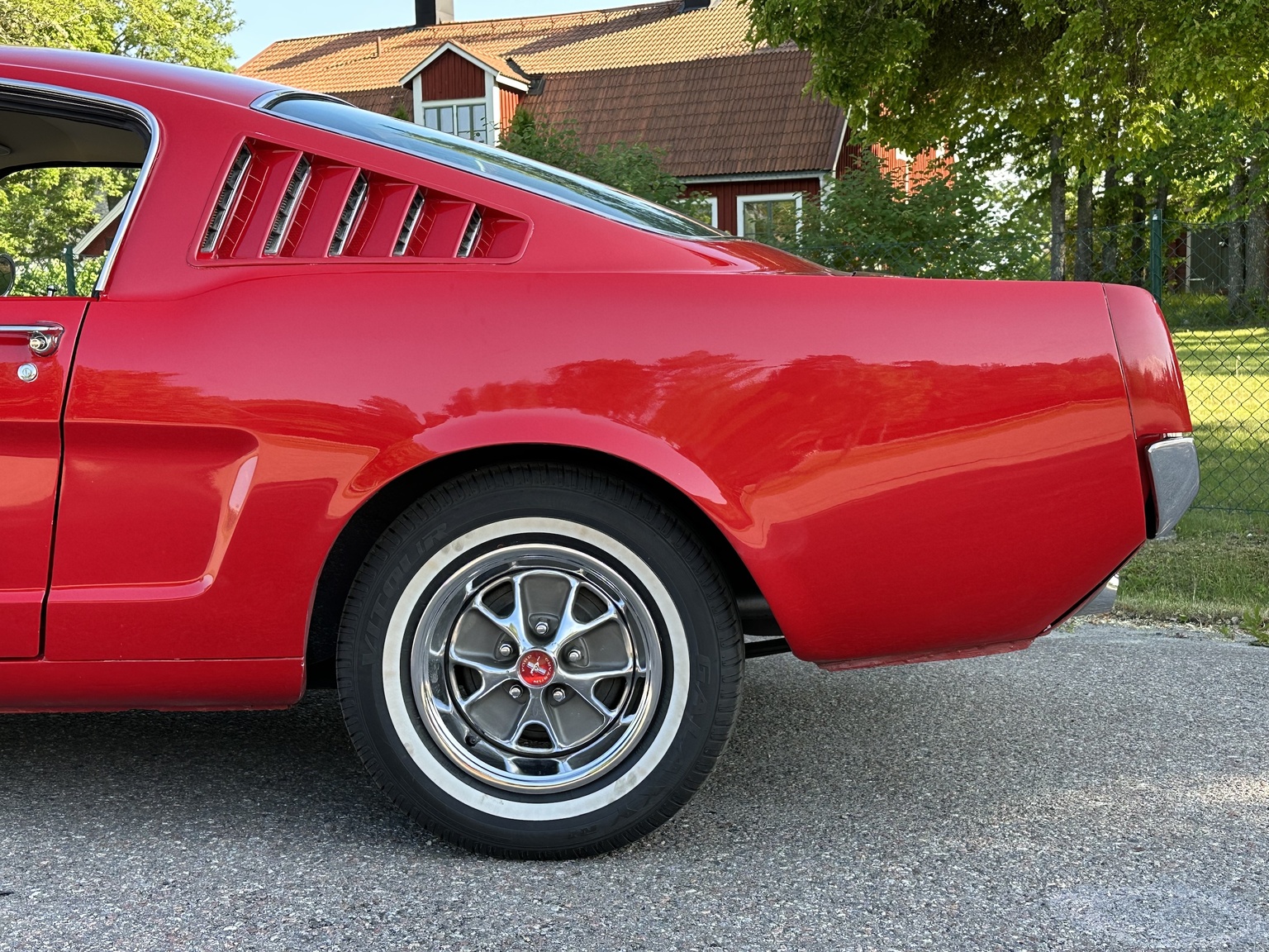 Exterior image of 1965 Ford Mustang 289 Fastback