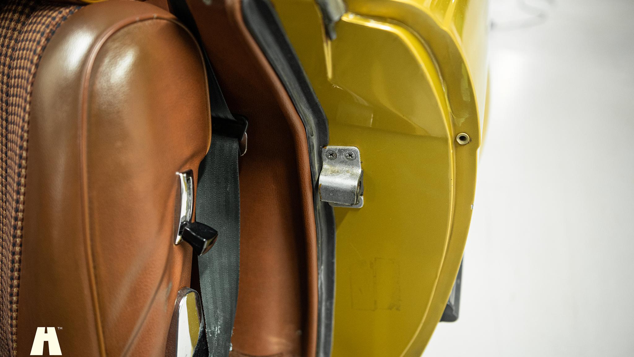 Interiörbild 1975 Mercedes SL 350