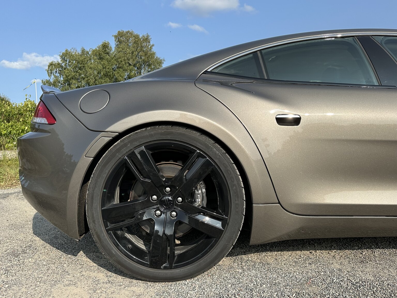 Exteriörbild på 2012  Fisker Karma