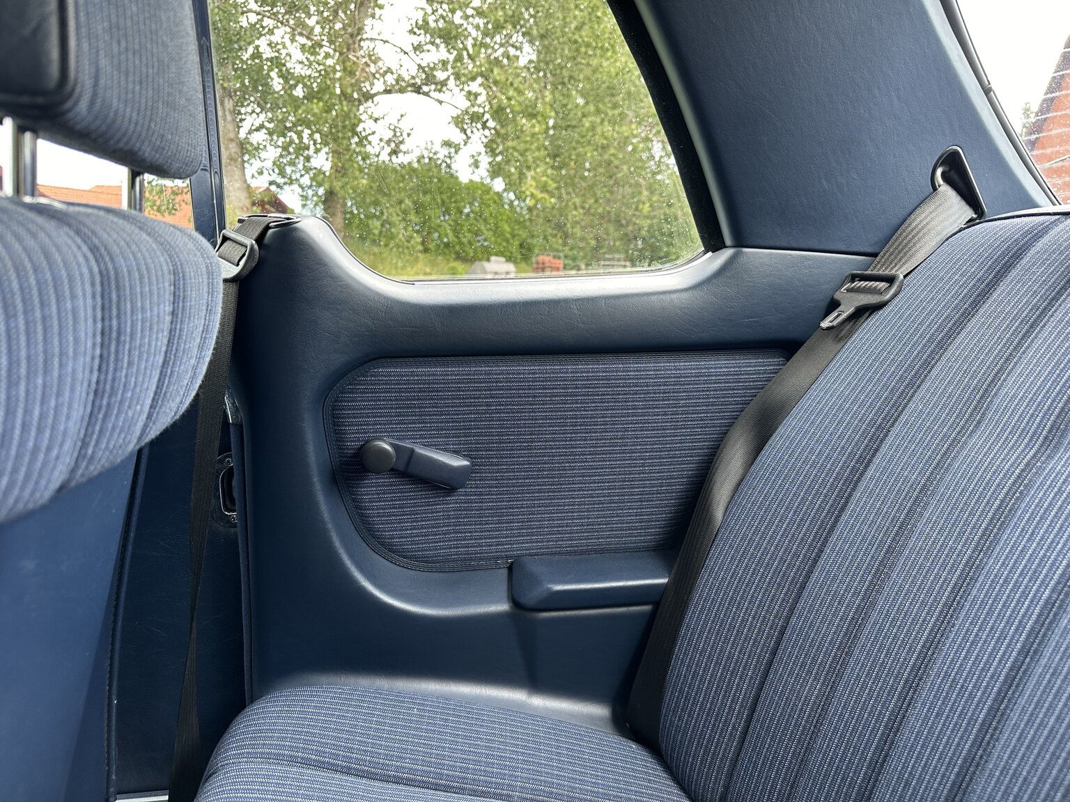 Interior image of 1984 Mercedes-Benz 230 CE