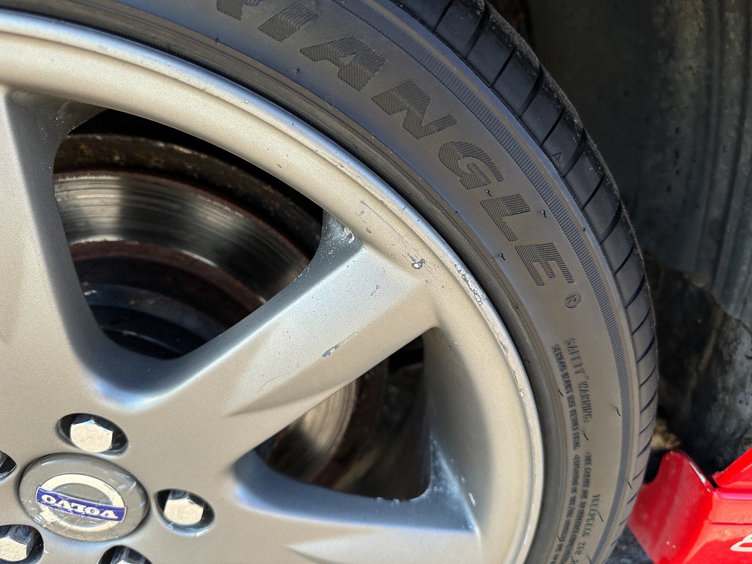 Exterior image of 1996 Volvo 850 R
