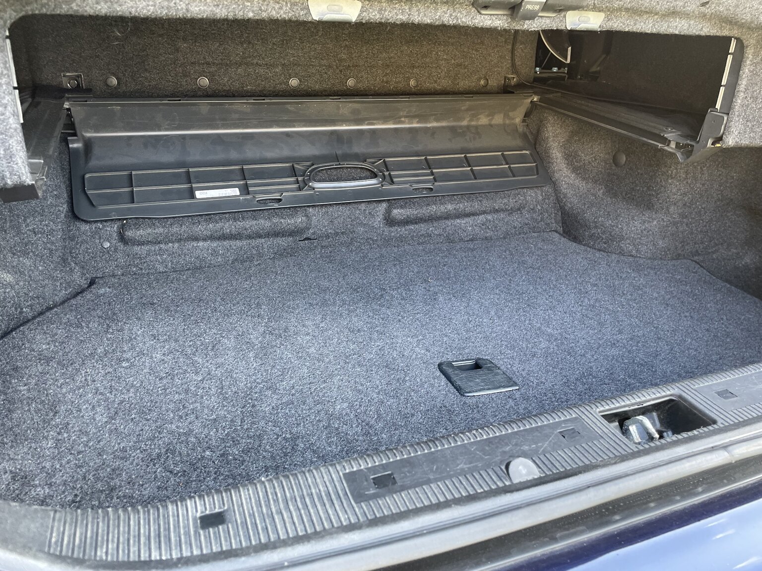 Interior image of 2001 Mercedes-Benz CLK 230 Kompressor