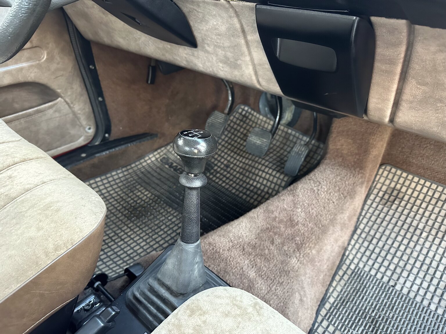 Interiörbild 1984 Saab 900 GL