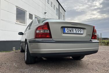 Exterior image of 1999 Volvo S80