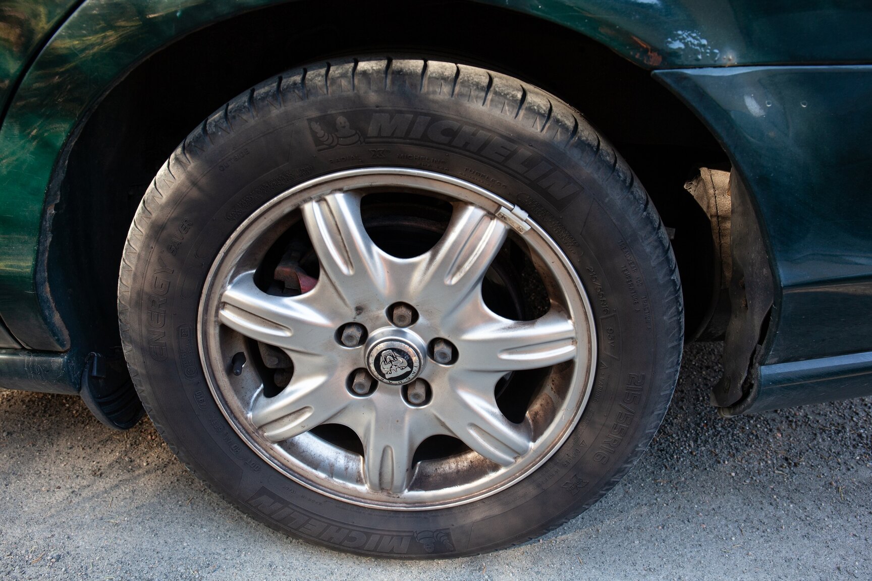 Exterior image of 1999 Jaguar S-Type V6