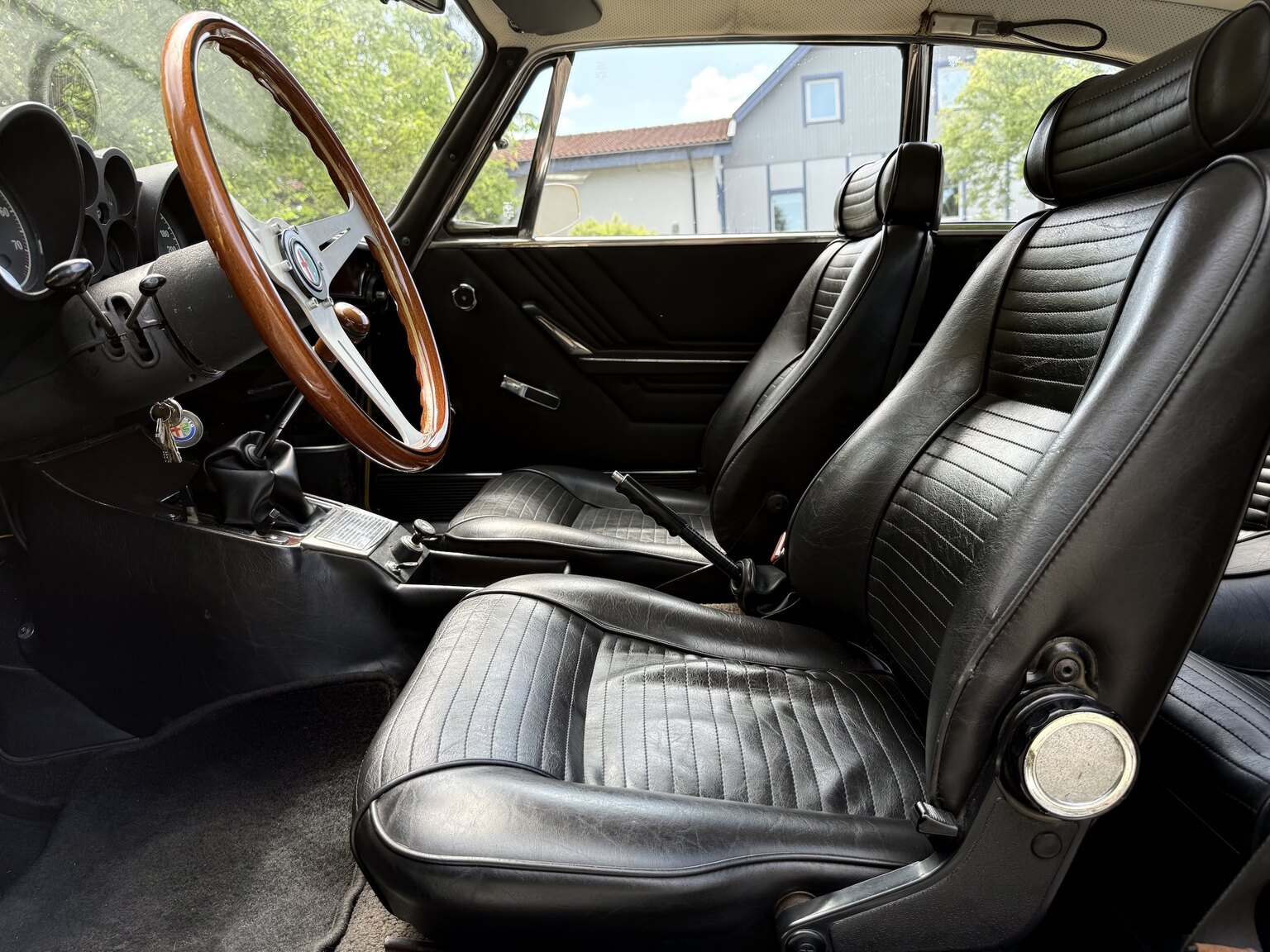 Interior image of 1974 Alfa Romeo GT 1600 Junior