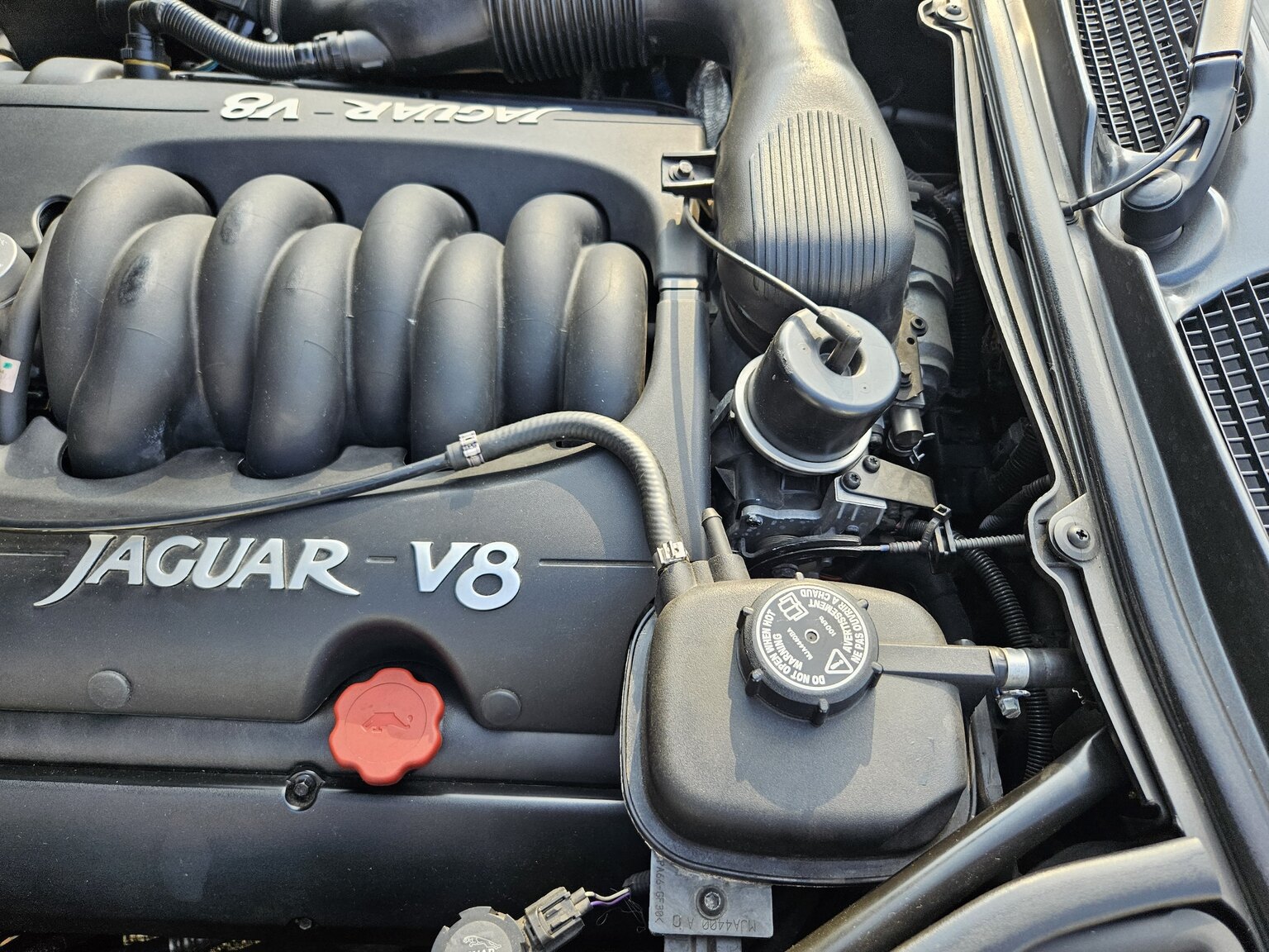 1998 Jaguar XK8 Cabriolet, Mekanik