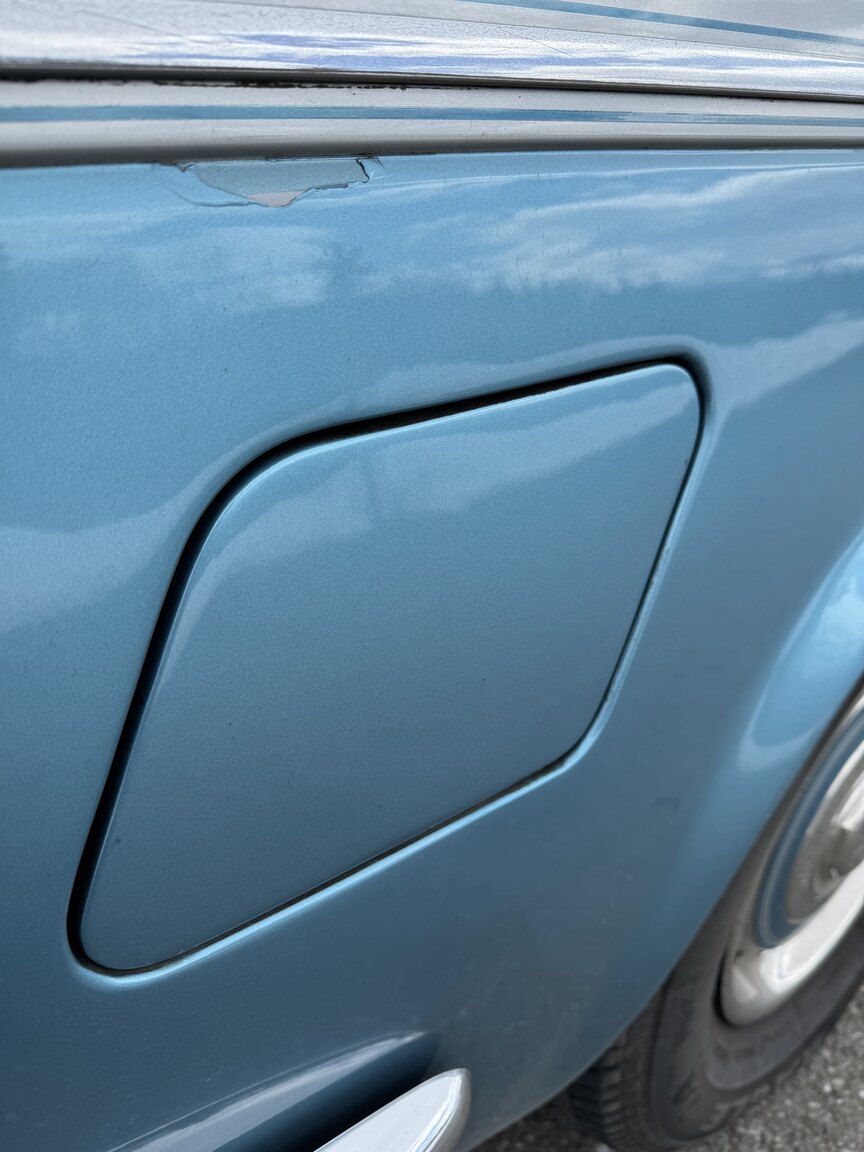 Exterior image of 1976 Rolls-Royce Silver Shadow