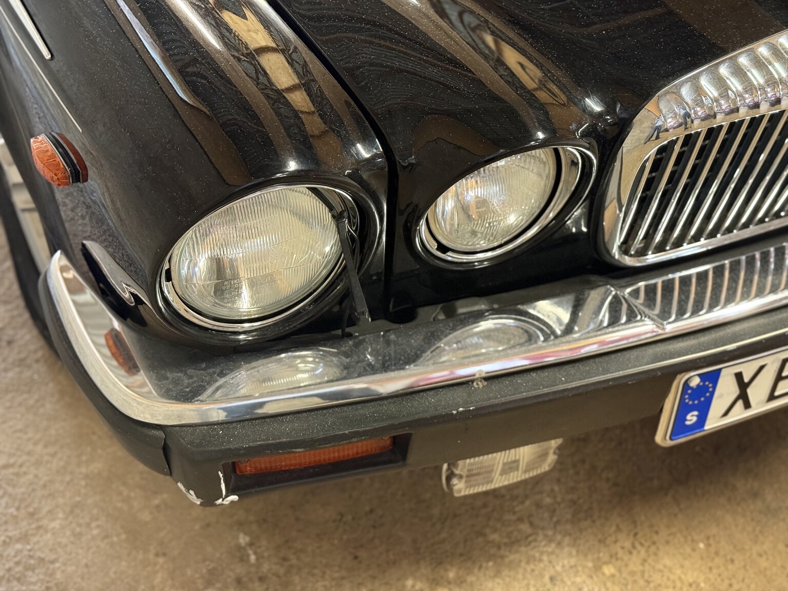 Aussenfoto 1990 Jaguar Daimler Double six