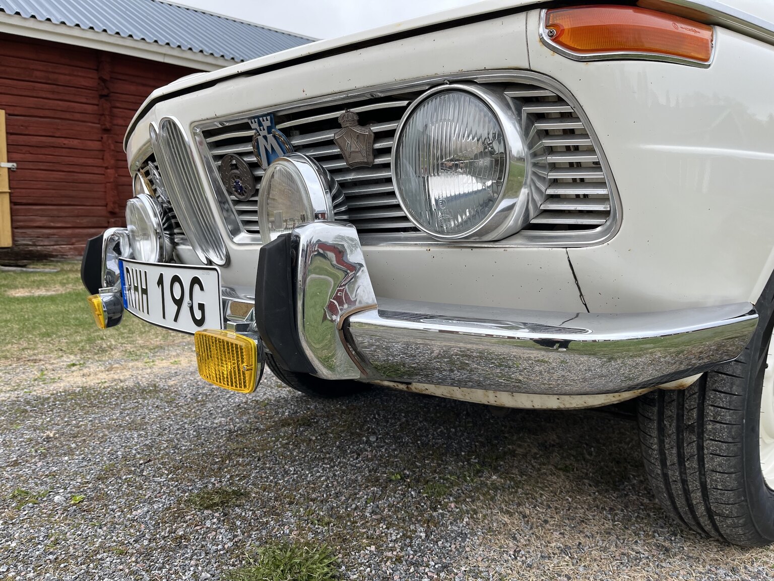 Exterior image of 1965 BMW 1800