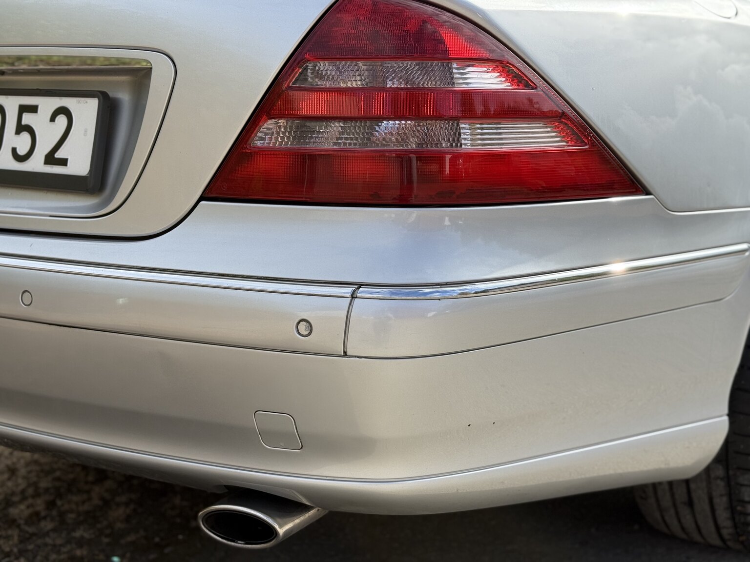 Exterior image of 2000 Mercedes-Benz CL 500