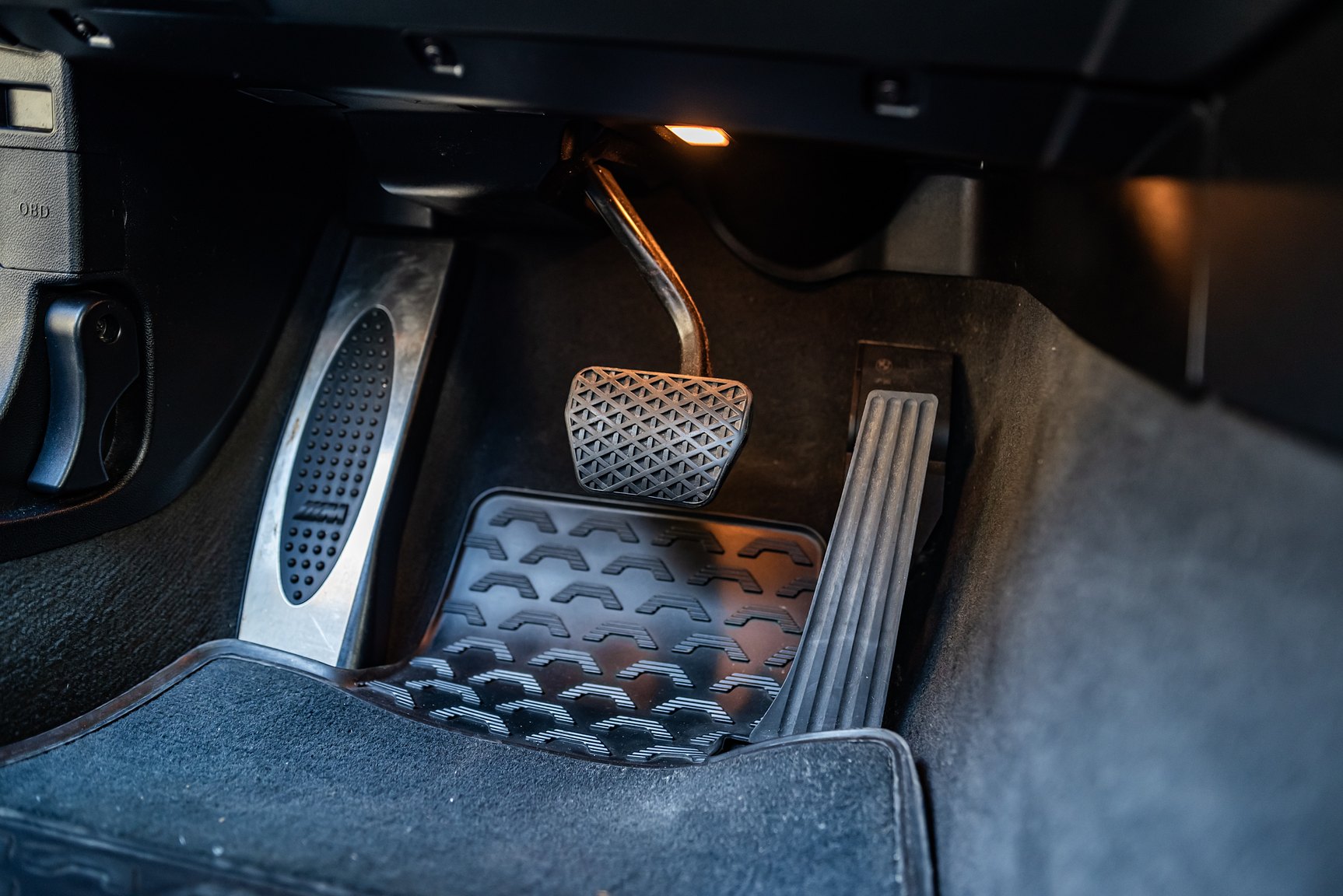 Interior image of 2009 BMW 325Xi