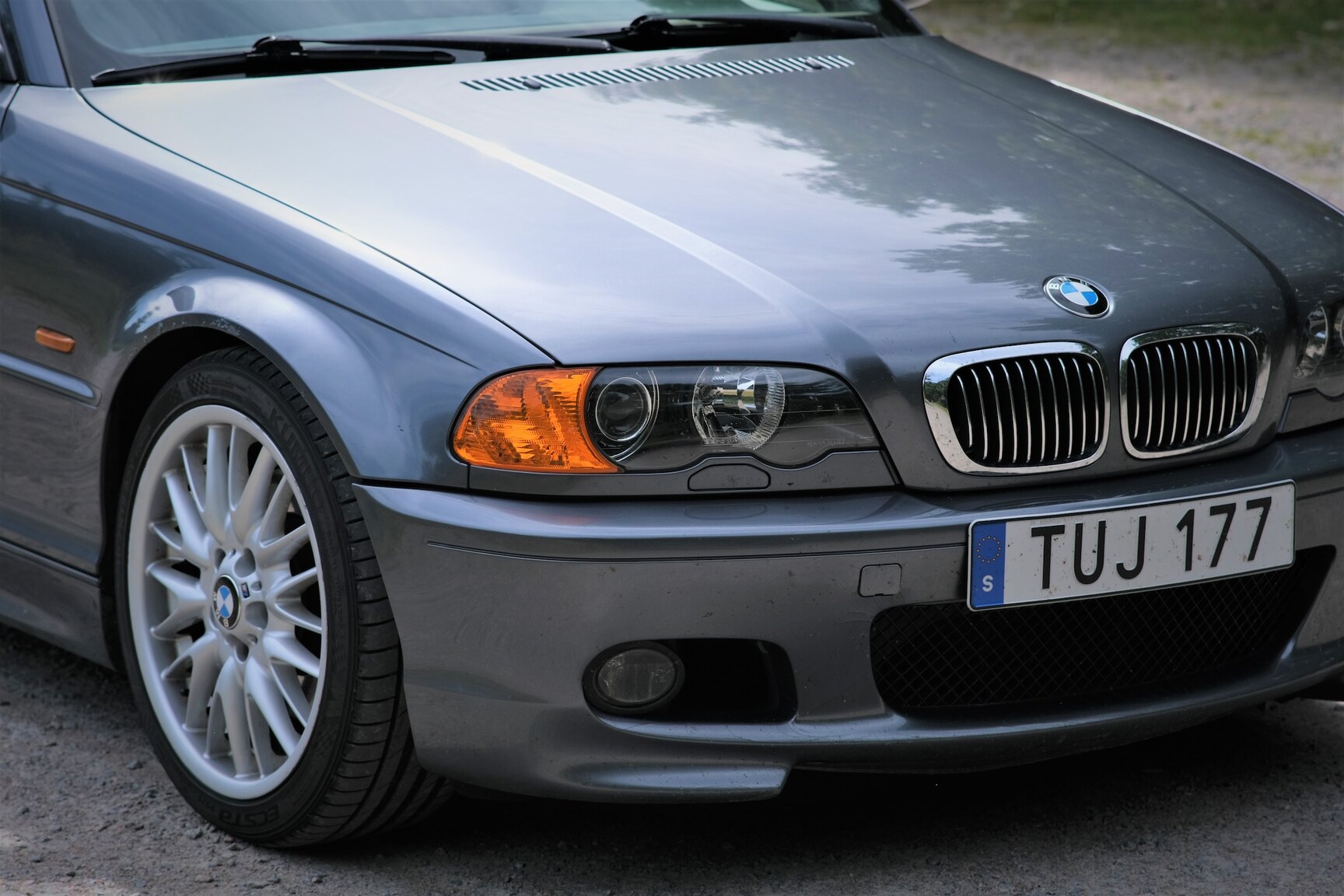 Exteriörbild på 2002  BMW 330Ci 