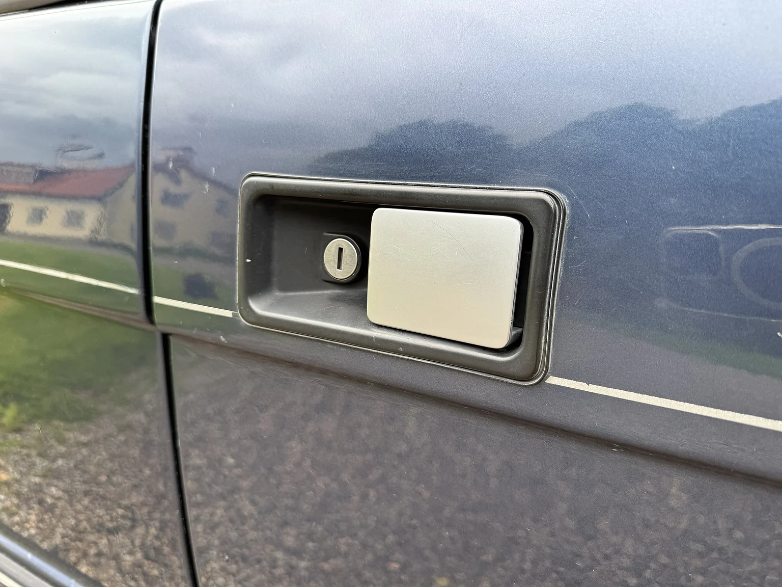 Exterior image of 1990 Range Rover Vogue SE 3.9 (38)
