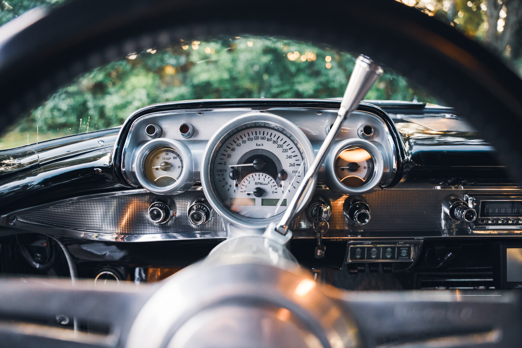 Interiörbild 1957 Chevrolet Bel Air Sport Coupé (23)