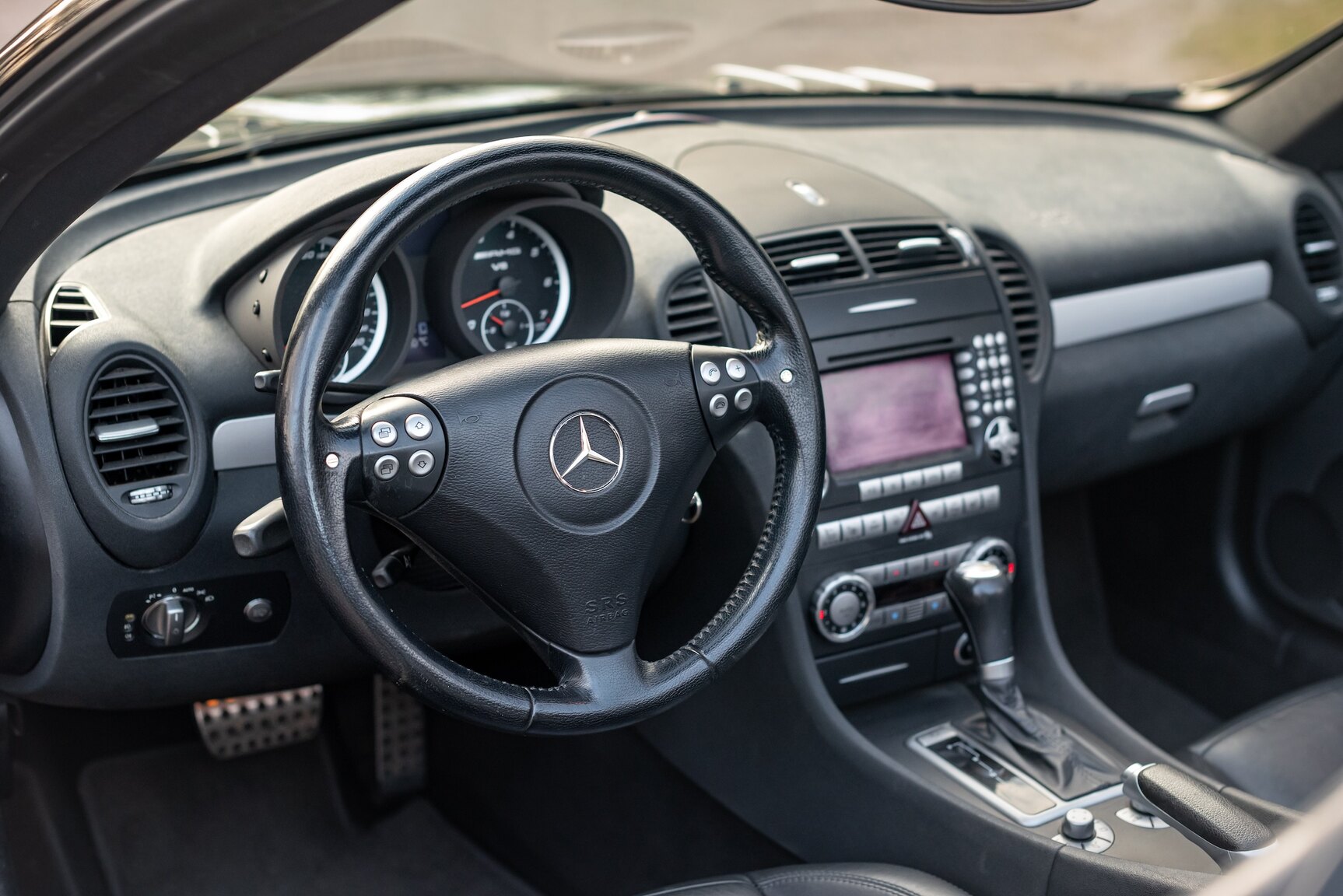 Innenraumfoto von 2006 Mercedes-Benz SLK 55 AMG Kleemann