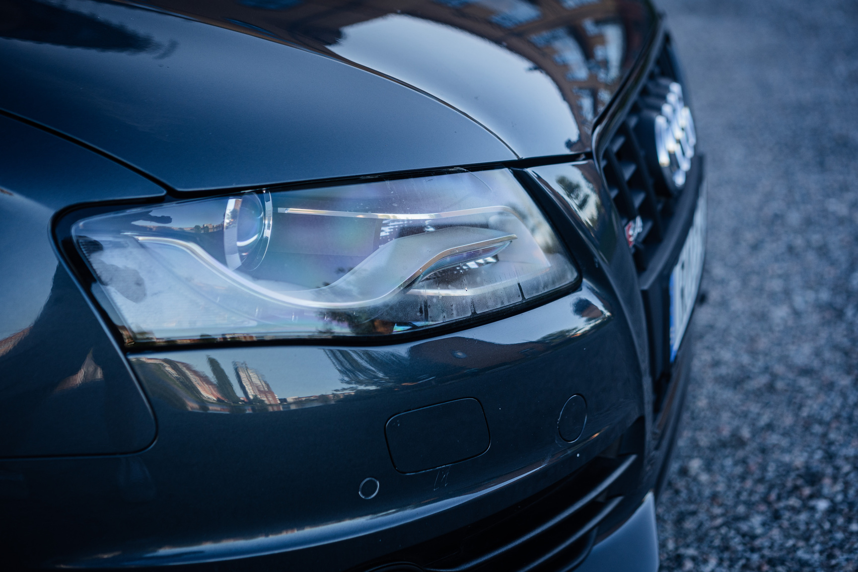 Exterior image of 2011 Audi S4 (6)