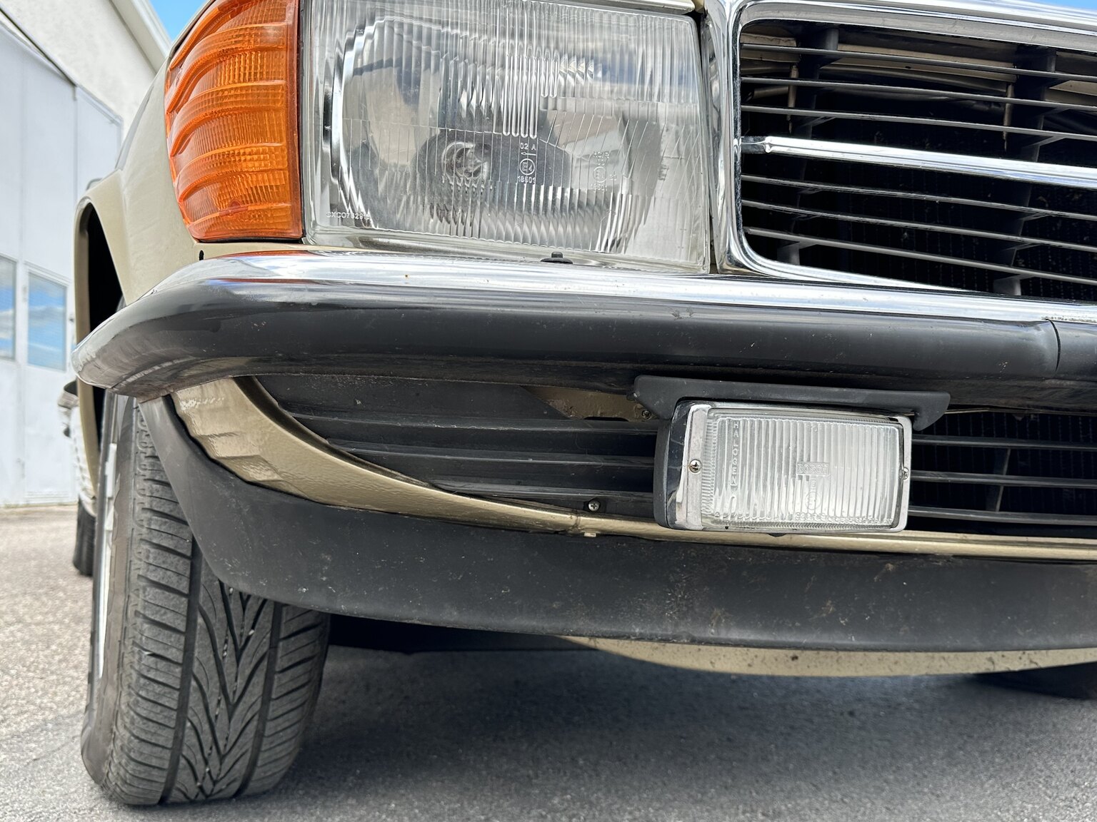 Exteriörbild på 1974 Mercedes benz 450 SL