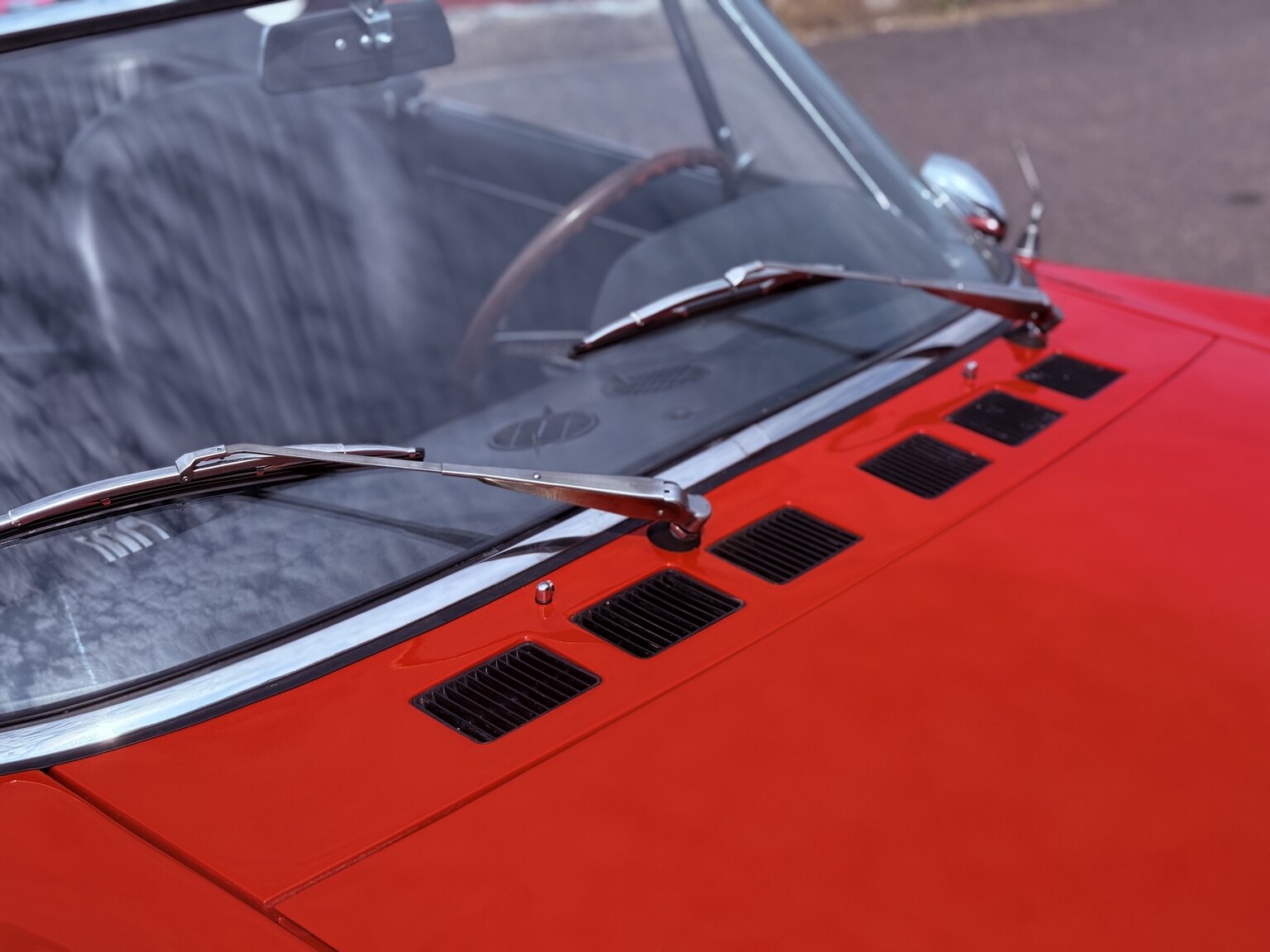 Exterior image of 1968 Fiat Dino Spider