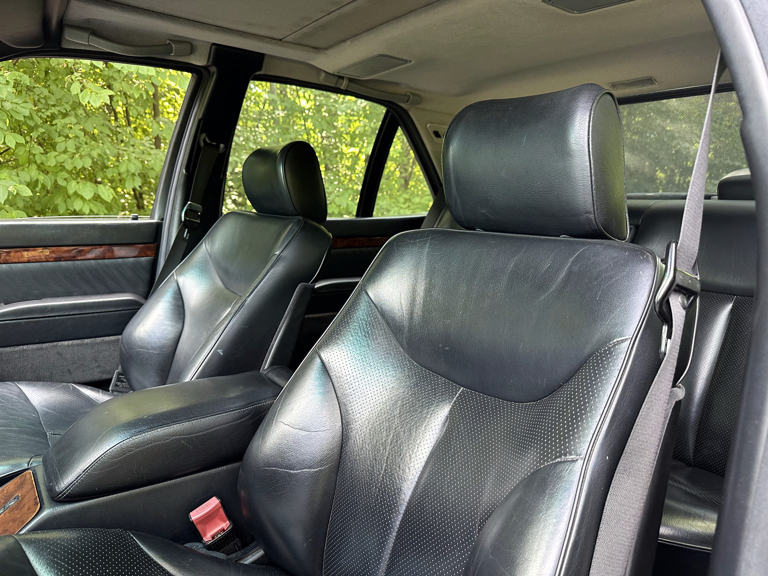 Interiörbild 1992 Mercedes 300 SE (3)